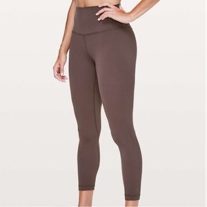 ALIGN PANT II *25"
COLOUR: BLACK SATIN
SIZE 6